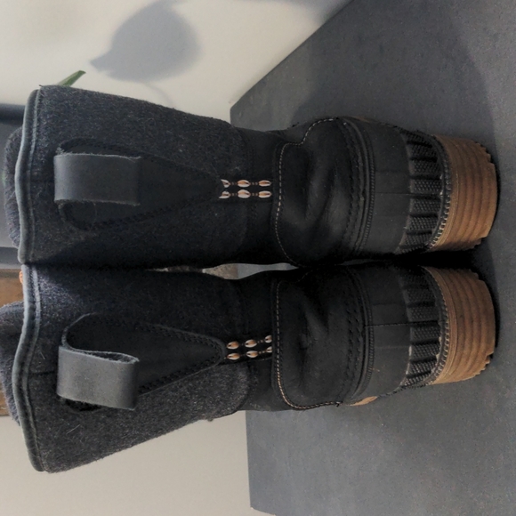 Kamik Women's sz. 8 Sienna 2 Boots - Picture 4 of 6